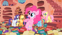 Pinkie Pie teetering in book sea S1E16