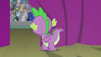 Spike looking out at the audience S8E7