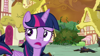 Twilight "a Ponyville to come back to!" S9E2