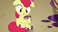 Apple Bloom looking at her hooves S6E4