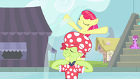 Apple Bloom spitting water out S4E20