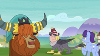 Rutherford looks at pony afraid of Grampa Gruff S8E1