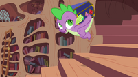 Spike carrying Elements chest S03E13