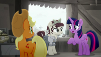 Twilight Sparkle thanking Torque Wrench MLPRR