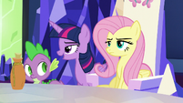 Twilight passes behind Fluttershy's throne S5E22