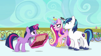 Cadance wobbling S3E1