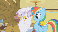 Gilda hugs Rainbow Dash S1E05