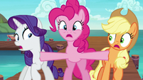 Pinkie Pie pops up between Rarity and Applejack S6E22