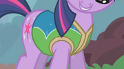 Twilight's vest S1E11