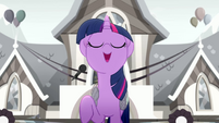 Twilight Sparkle presenting Mayor Sunny Skies MLPRR