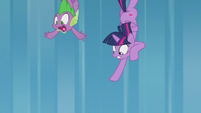 Twilight and Spike fall out of the sky again S5E25