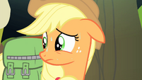 Applejack looks behind S4E17