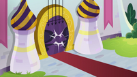 Canterlot gates being pushed in S9E2