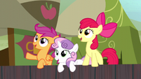 Cutie Mark Crusaders cheer for Applejack S5E6