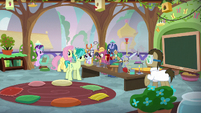 Dr. Hooves substitutes in Fluttershy's class S9E20