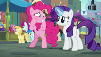 Pinkie Pie eagerly anticipating Maud's reaction S6E3