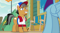 Quibble gives another unconvincing grin S9E6