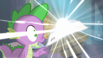 Spike sees comic book glowing S4E06