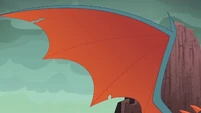 Dragon Lord Torch's big wing S6E5