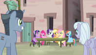 Mane Six sit down for lunch S5E1