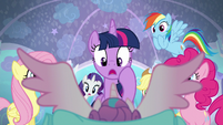 Mane six shocked to see Flurry Heart's wings S06E01