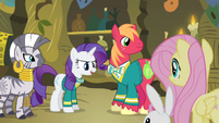 Rarity 'not in front of everypony' S4E14