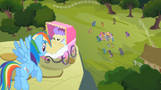 S02E08 Rainbow Dash patrzy na kucyki