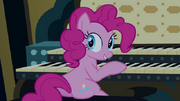 640px-Pinkie Pie sitting at pipe organ S4E03