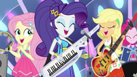 Fluttershy, Rarity, and AJ "absolutely amazing" EGSB