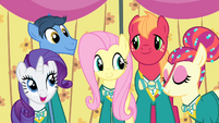 Fluttershy singing with the Ponytones S4E14