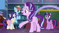 "It may seem like Rarity and Rainbow Dash don't have that much in common when you try to put it into words,"