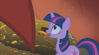 Twilight finds the dragon S1E07