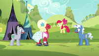 Apple Bloom and Orchard Blossom jumping rope S5E17
