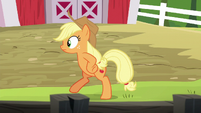 Applejack acting like a chicken S6E10