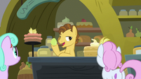 Grand Pear "bite into a juicy pear" S7E13