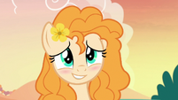 Pear Butter smiling and blushing at Bright Mac S7E13