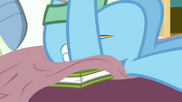 Rainbow hiding the book S2E16