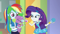 Rarity applying more makeup on Spike EGDS2