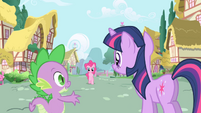 Spike "maybe ponies in Ponyville have interesting things to talk about" S1E01