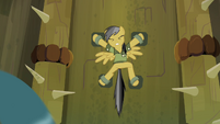 Daring Do attempting to free herself S4E04