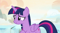 Twilight Sparkle smiling at her parents S7E22