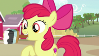 Apple Bloom holding a paintbrush S7E8