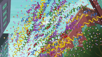 Midday Manehattan with raining confetti S6E3