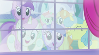 Ponies watching from outside the window S5E14