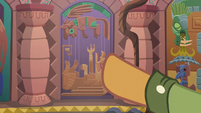 Quibble Pants points to third door S6E13