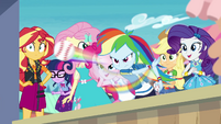 Rainbow Dash rapidly tossing baseballs EGROF