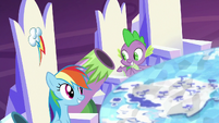 Spike with his own party cannon S8E2