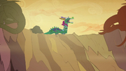 Twilight, Rarity and Rainbow in a dragon costume S2E21