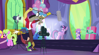 Discord the boom mic operator S7E1