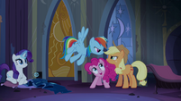 Applejack and Rainbow Dash resume their rivalry S4E03